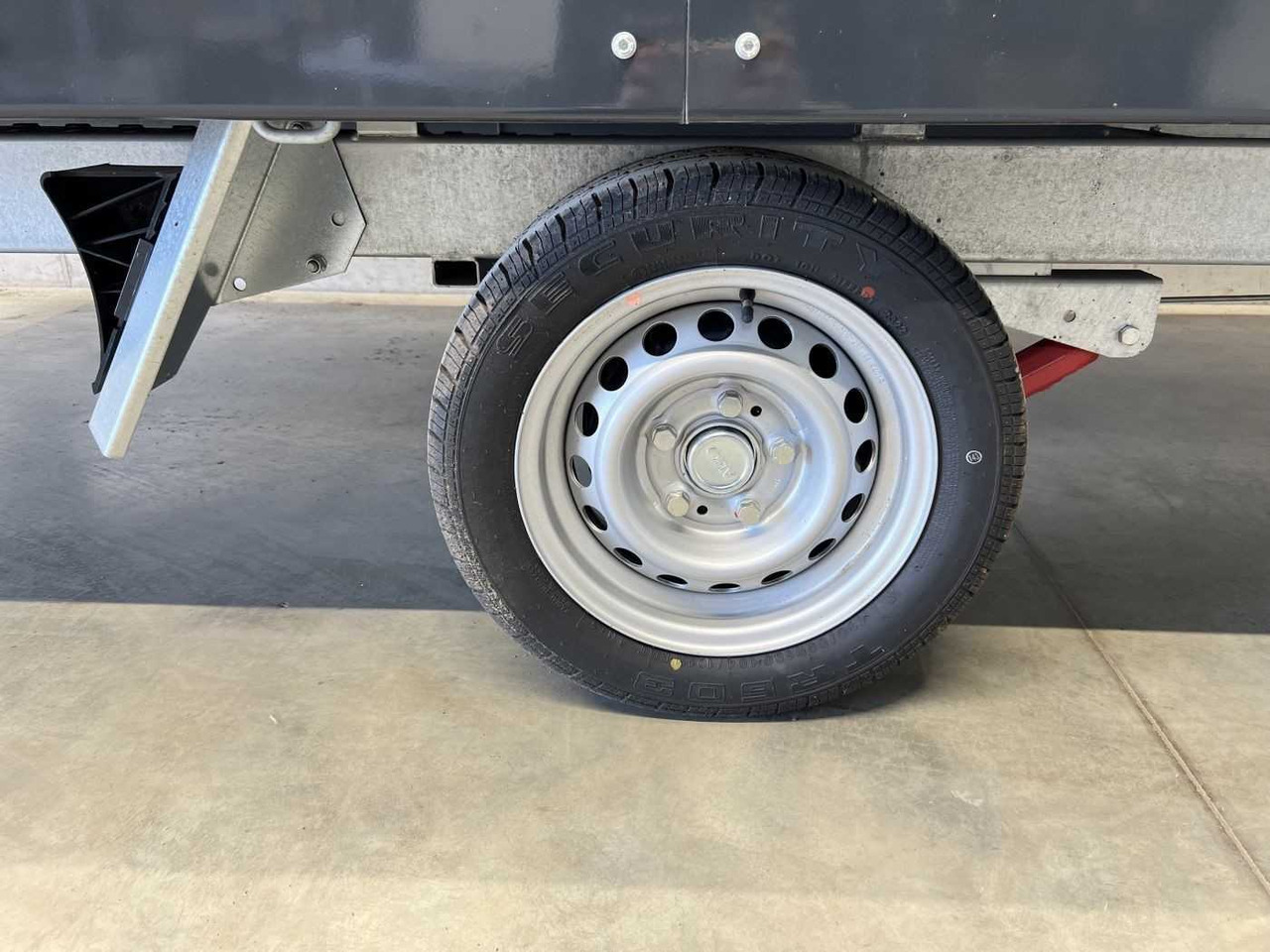 Jaunā Celtniecības tehnikas piekabe UNSINN UF 3617-13 Maschinentransporter: foto 14 Jaunā Celtniecības tehnikas piekabe UNSINN UF 3617-13 Maschinentransporter: foto 14