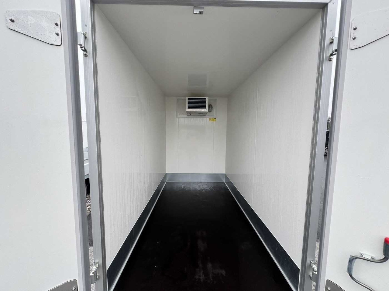 UNSINN UKT 6C 2513-13-14 Kühlanhänger - Piekabe refrižerators: foto 3 UNSINN UKT 6C 2513-13-14 Kühlanhänger - Piekabe refrižerators: foto 3