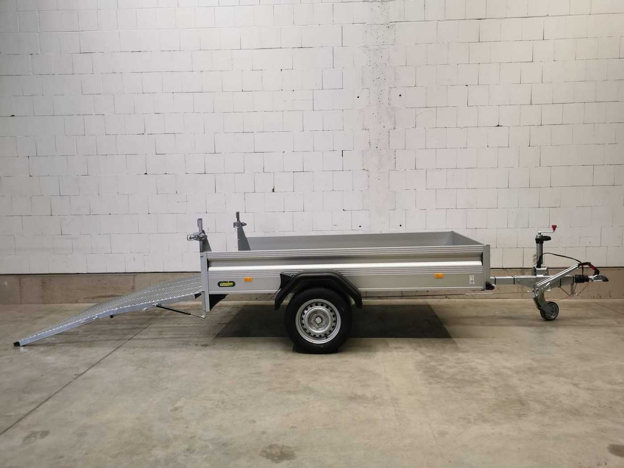 UNSINN UT-K 2514-13-14 Kastenanhänger gebremst - Auto piekabe: foto 2 UNSINN UT-K 2514-13-14 Kastenanhänger gebremst - Auto piekabe: foto 2