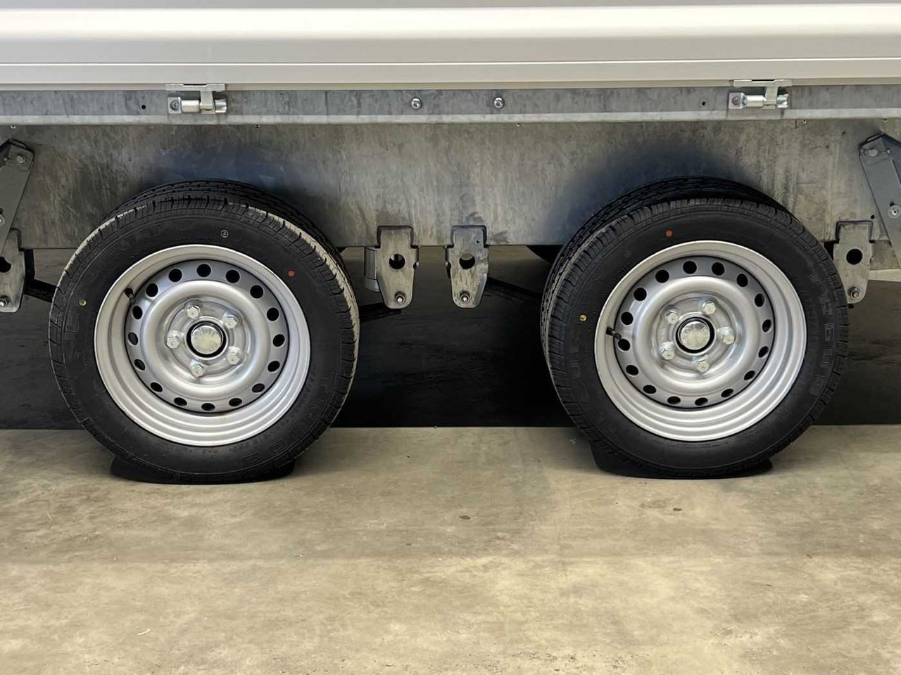 Jaunā Piekabe pašizgāzējs VARIANT 3517TB30 Dreiseitenkipper: foto 13