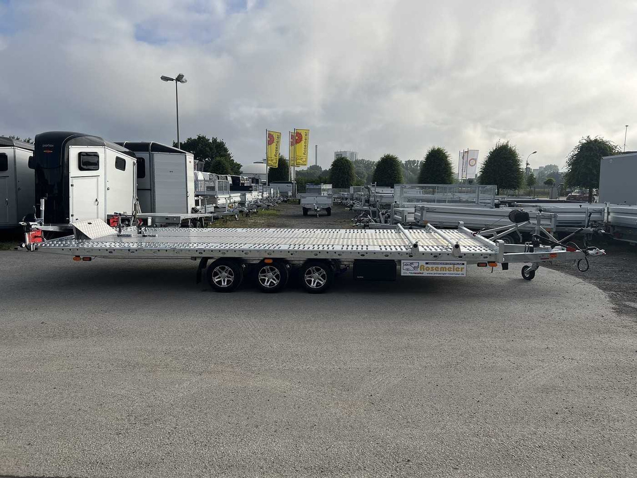 VEZEKO Jumbola 35.60 Tridem Autotransporter - Piekabe autovedējs: foto 2 VEZEKO Jumbola 35.60 Tridem Autotransporter - Piekabe autovedējs: foto 2