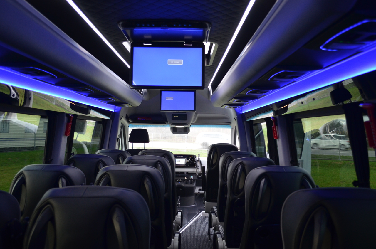 Jaunā Mikroautobuss, Pasažieru furgons MERCEDES-BENZ Sprinter 519 4x4 high and low drive: foto 11