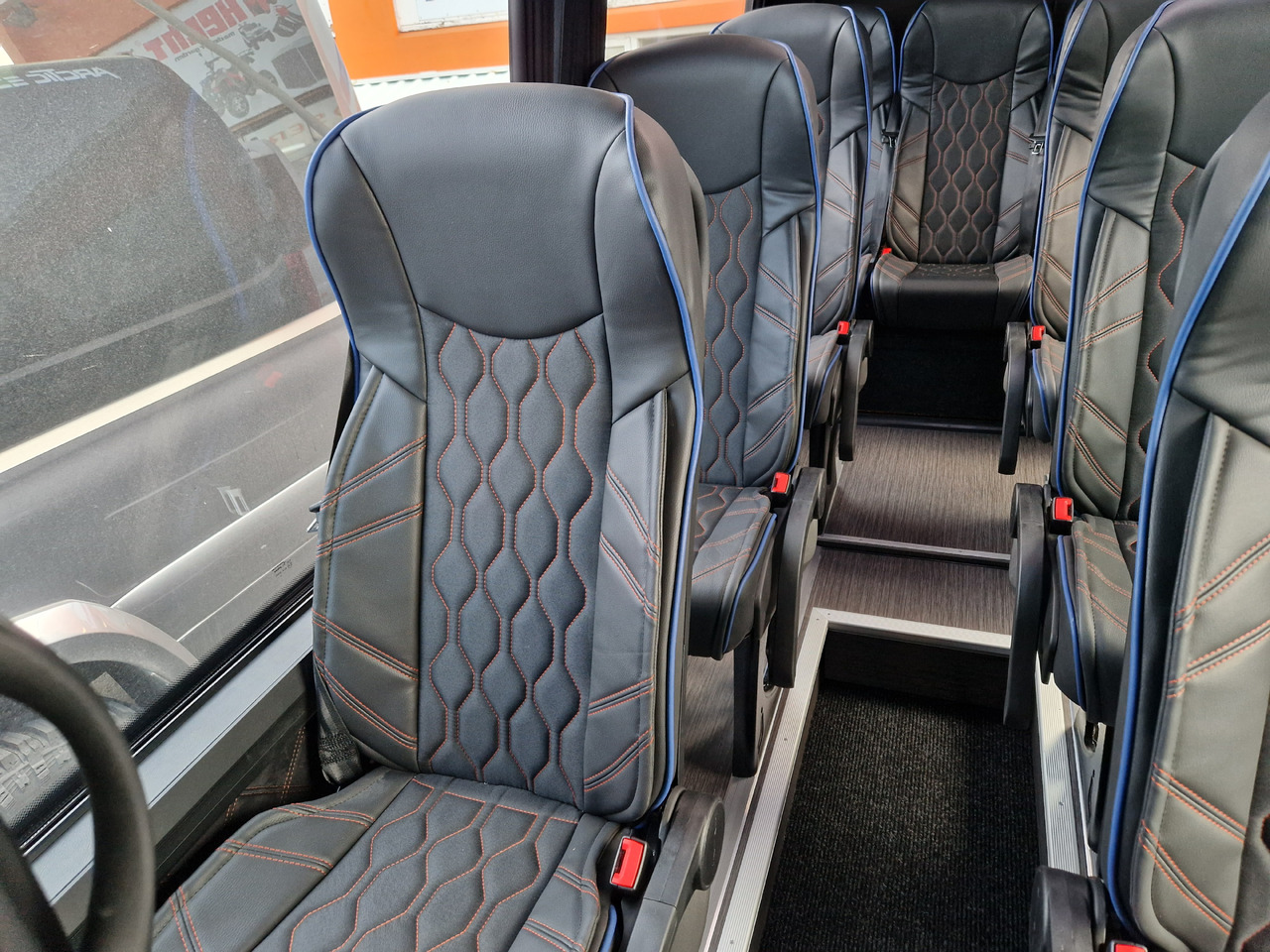 Jaunā Mikroautobuss, Pasažieru furgons MERCEDES-BENZ Sprinter 519 4x4 high and low drive: foto 13