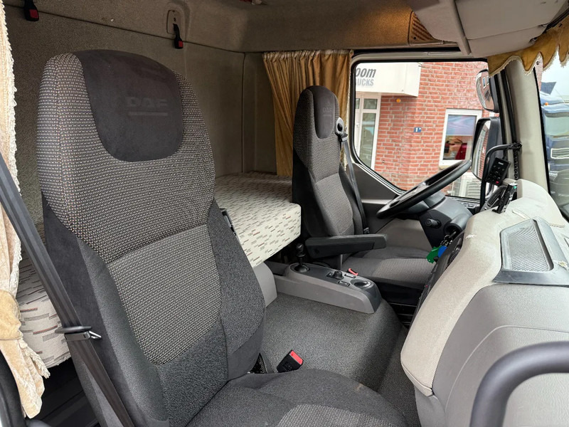 DAF LF 210 LF210 4X2 / Slaapcabine / 11.990KG / D'hollandia 1.50KG / DAF dealer onderhoud - Kravas automašīna ar slēgto virsbūvi: foto 5 DAF LF 210 LF210 4X2 / Slaapcabine / 11.990KG / D'hollandia 1.50KG / DAF dealer onderhoud - Kravas automašīna ar slēgto virsbūvi: foto 5