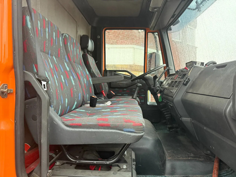 Iveco Eurocargo Eurocargo 120E18 / Airco / APK TUV 3-2026 / 227tkm / Euro3 / Steel suspension / No rust!!!!!!! - Kravas automašīna ar slēgto virsbūvi: foto 5 Iveco Eurocargo Eurocargo 120E18 / Airco / APK TUV 3-2026 / 227tkm / Euro3 / Steel suspension / No rust!!!!!!! - Kravas automašīna ar slēgto virsbūvi: foto 5