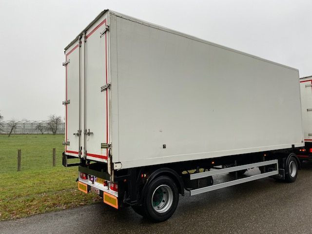 Kravas automašīna ar slēgto virsbūvi MAN TGS 18.320 TGS 18.320 BAKWAGEN MET LAADKLEP COMPLEET MET 2-ASSIGE AANHANGWAGEN: foto 18 Kravas automašīna ar slēgto virsbūvi MAN TGS 18.320 TGS 18.320 BAKWAGEN MET LAADKLEP COMPLEET MET 2-ASSIGE AANHANGWAGEN: foto 18