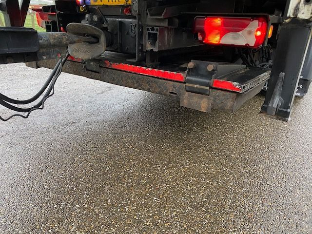 Kravas automašīna ar slēgto virsbūvi MAN TGS 18.320 TGS 18.320 BAKWAGEN MET LAADKLEP COMPLEET MET 2-ASSIGE AANHANGWAGEN: foto 19 Kravas automašīna ar slēgto virsbūvi MAN TGS 18.320 TGS 18.320 BAKWAGEN MET LAADKLEP COMPLEET MET 2-ASSIGE AANHANGWAGEN: foto 19