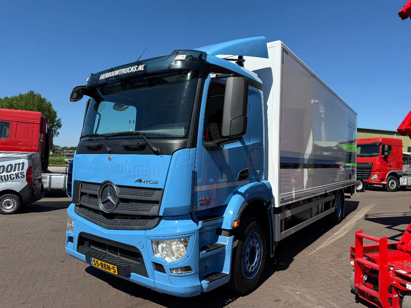 Mercedes-Benz Antos Antos 1824L Koffer mit 2 Tons Ladebordwand TUV/10-25 / Holland Truck - Kravas automašīna ar slēgto virsbūvi: foto 4 Mercedes-Benz Antos Antos 1824L Koffer mit 2 Tons Ladebordwand TUV/10-25 / Holland Truck - Kravas automašīna ar slēgto virsbūvi: foto 4