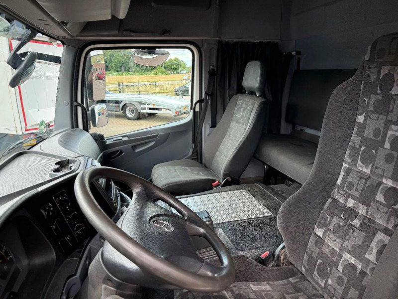 Mercedes-Benz Axor 1829 Axor 1829L BDF Mit Wechselkoffer+LBW Top NL Truck - Kravas automašīna ar slēgto virsbūvi: foto 3 Mercedes-Benz Axor 1829 Axor 1829L BDF Mit Wechselkoffer+LBW Top NL Truck - Kravas automašīna ar slēgto virsbūvi: foto 3