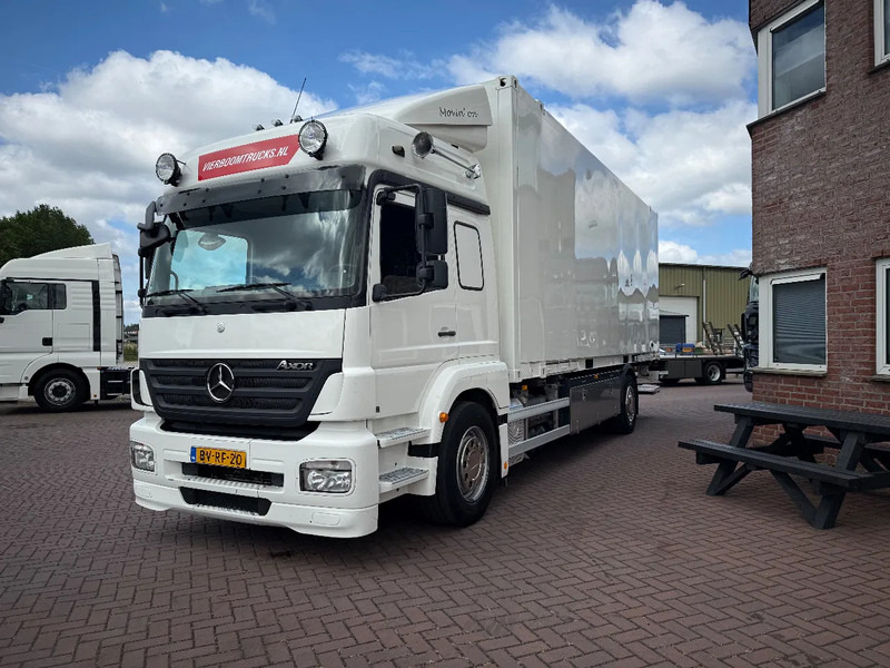 Mercedes-Benz Axor 1829 Axor 1829L BDF Mit Wechselkoffer+LBW Top NL Truck - Kravas automašīna ar slēgto virsbūvi: foto 2 Mercedes-Benz Axor 1829 Axor 1829L BDF Mit Wechselkoffer+LBW Top NL Truck - Kravas automašīna ar slēgto virsbūvi: foto 2