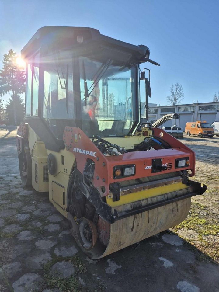 DYNAPAC CC 234HF - Ceļu veltnis: foto 2 DYNAPAC CC 234HF - Ceļu veltnis: foto 2