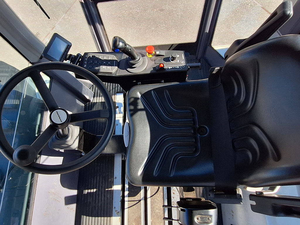 DYNAPAC CP1200W - Pneimatiskais veltnis: foto 4 DYNAPAC CP1200W - Pneimatiskais veltnis: foto 4