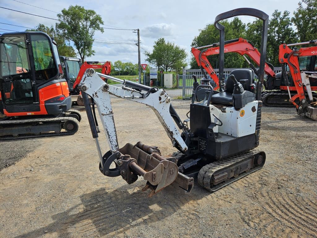 BOBCAT E 10 - Mini-ekskavators: foto 1 BOBCAT E 10 - Mini-ekskavators: foto 1