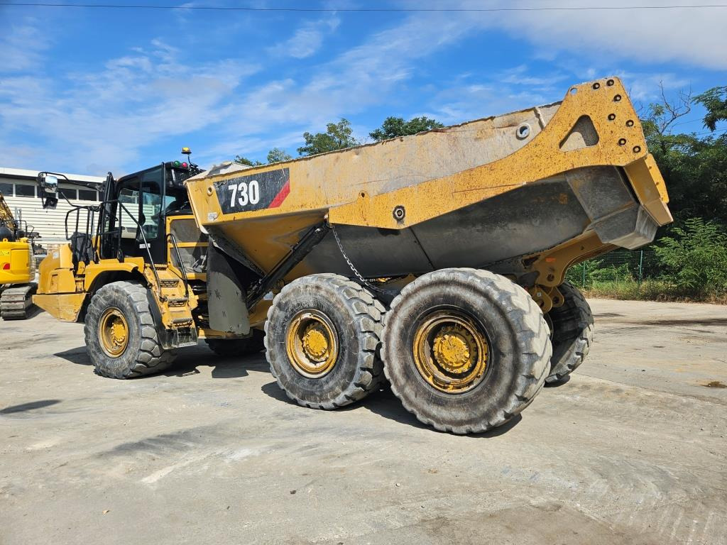 CATERPILLAR 730 - Artikulētias pašizgāzējs: foto 1 CATERPILLAR 730 - Artikulētias pašizgāzējs: foto 1