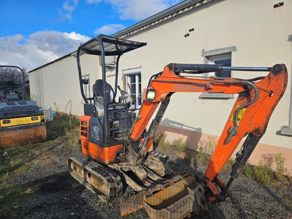 HITACHI ZX 19 - Mini-ekskavators: foto 5 HITACHI ZX 19 - Mini-ekskavators: foto 5