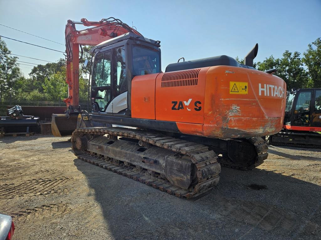HITACHI ZX 210 LC - Kāpurķēžu ekskavators: foto 3 HITACHI ZX 210 LC - Kāpurķēžu ekskavators: foto 3