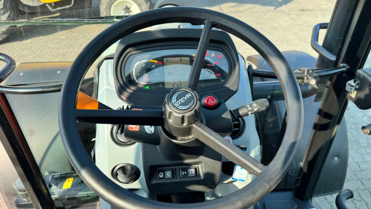 Steyr 4095 Kompakt Ecotech - Traktors: foto 5 Steyr 4095 Kompakt Ecotech - Traktors: foto 5