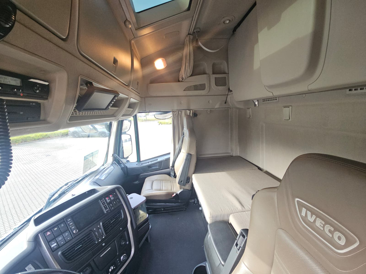 Iveco Stralis 560 6x4 - Konteineru vedējs/ Kravas automašīna ar noņemamā virsbūve: foto 5 Iveco Stralis 560 6x4 - Konteineru vedējs/ Kravas automašīna ar noņemamā virsbūve: foto 5