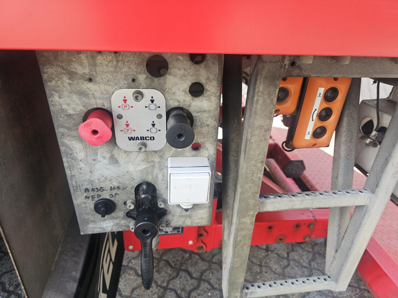Puspiekabe slēgtā virsbūve Kel-Berg 2 Aksel City 13,60: foto 17