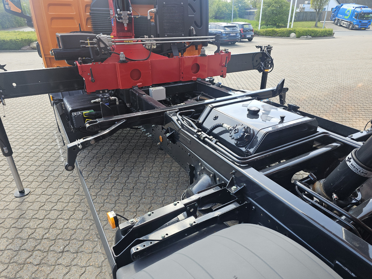 Kravas automašīna pašizgāzējs, Kravas auto ar manipulatoru MAN TGL 8.220: foto 28