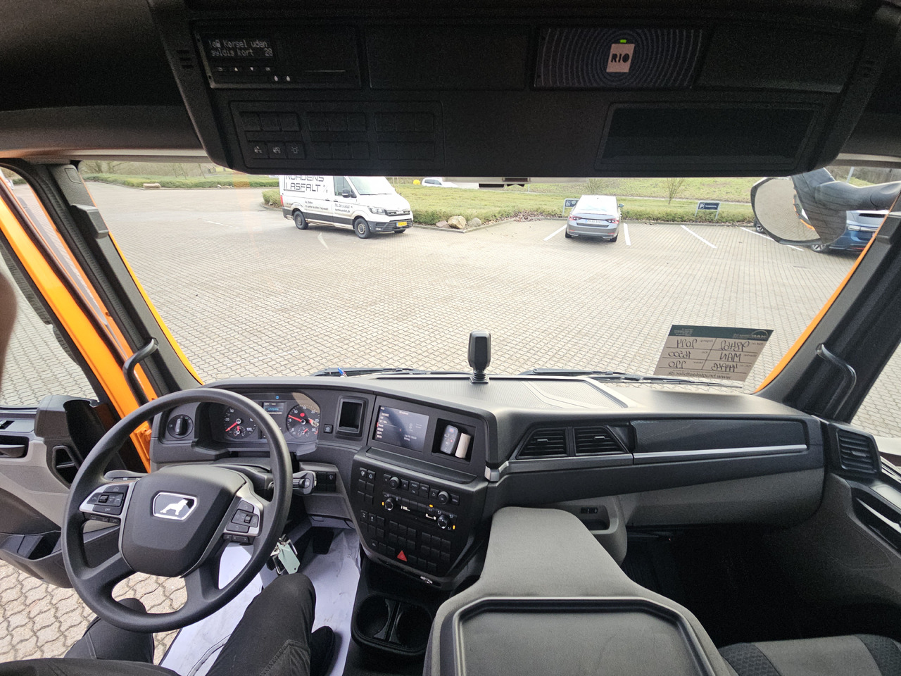 Kravas automašīna pašizgāzējs, Kravas auto ar manipulatoru MAN TGL 8.220: foto 19
