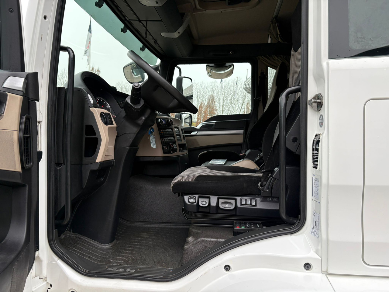 MAN TGM 18.290 - Kravas automašīna ar slēgto virsbūvi: foto 5 MAN TGM 18.290 - Kravas automašīna ar slēgto virsbūvi: foto 5