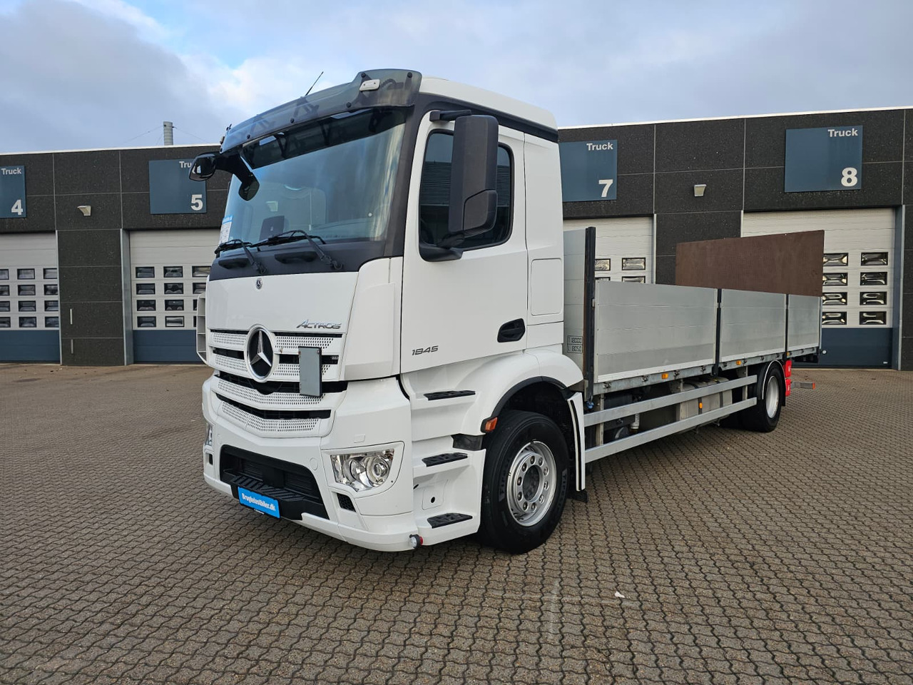 Mercedes Actros 1845 - Bortu kravas automašīna/ Platforma: foto 1 Mercedes Actros 1845 - Bortu kravas automašīna/ Platforma: foto 1