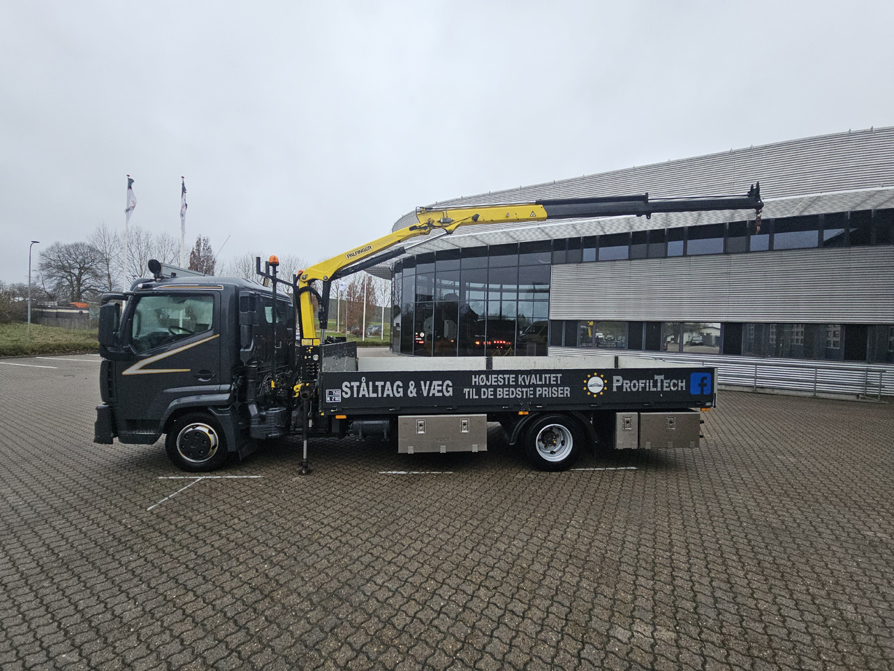Renault D-Serie - Bortu kravas automašīna/ Platforma, Kravas auto ar manipulatoru: foto 2 Renault D-Serie - Bortu kravas automašīna/ Platforma, Kravas auto ar manipulatoru: foto 2