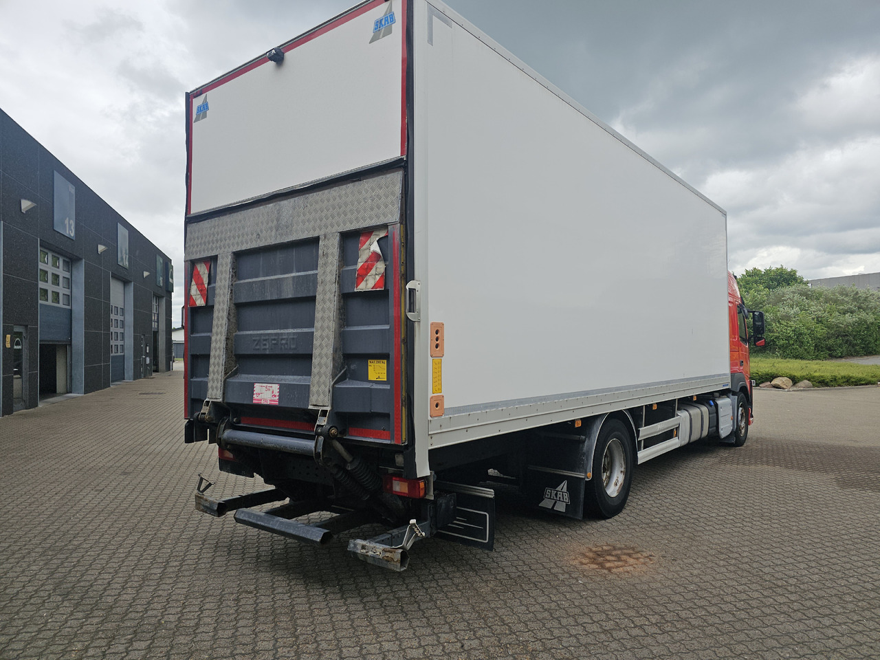 Volvo FM340 - Kravas automašīna ar slēgto virsbūvi: foto 4 Volvo FM340 - Kravas automašīna ar slēgto virsbūvi: foto 4