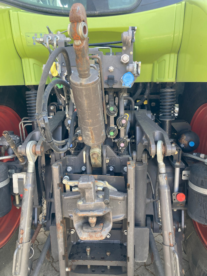 CLAAS Arion 650 CEBIS - Traktors: foto 4 CLAAS Arion 650 CEBIS - Traktors: foto 4