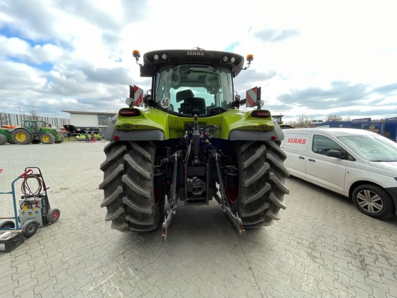 CLAAS Arion 660 CMATIC - Traktors: foto 4 CLAAS Arion 660 CMATIC - Traktors: foto 4