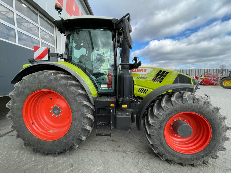 CLAAS Arion 660 CMATIC - Traktors: foto 3 CLAAS Arion 660 CMATIC - Traktors: foto 3