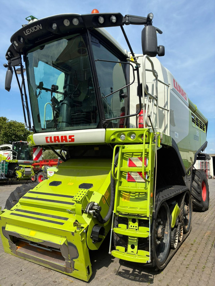 CLAAS Lexion 760TT - Labības kombains: foto 1 CLAAS Lexion 760TT - Labības kombains: foto 1