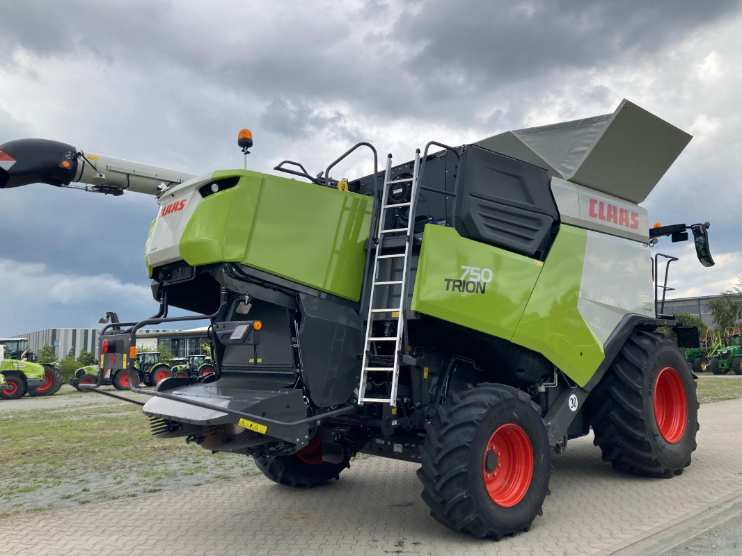 CLAAS Trion 750 - Labības kombains: foto 5 CLAAS Trion 750 - Labības kombains: foto 5