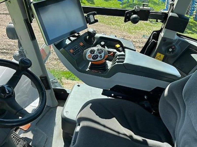 CLAAS Xerion 4200 Trac VC - Traktors: foto 2 CLAAS Xerion 4200 Trac VC - Traktors: foto 2