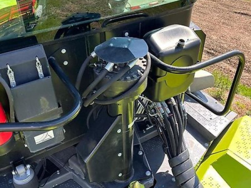 CLAAS Xerion 4200 Trac VC - Traktors: foto 5 CLAAS Xerion 4200 Trac VC - Traktors: foto 5