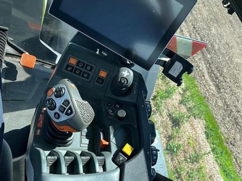 CLAAS Xerion 4200 Trac VC - Traktors: foto 3 CLAAS Xerion 4200 Trac VC - Traktors: foto 3