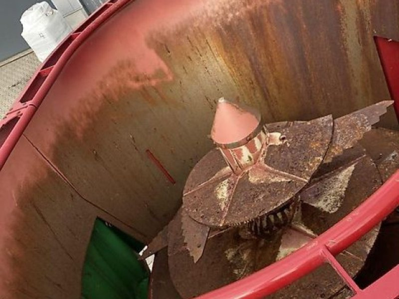 Strautmann Verti-Mix 951 - Lopbarības mikseris: foto 2 Strautmann Verti-Mix 951 - Lopbarības mikseris: foto 2