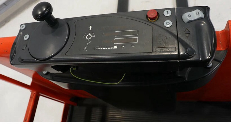 Linde V12 - Komplektētājs: foto 2 Linde V12 - Komplektētājs: foto 2