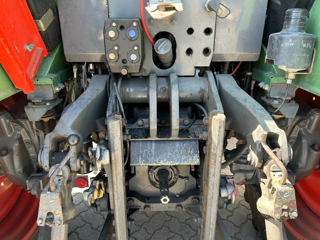 Fendt Farmer 310 - Traktors: foto 4 Fendt Farmer 310 - Traktors: foto 4