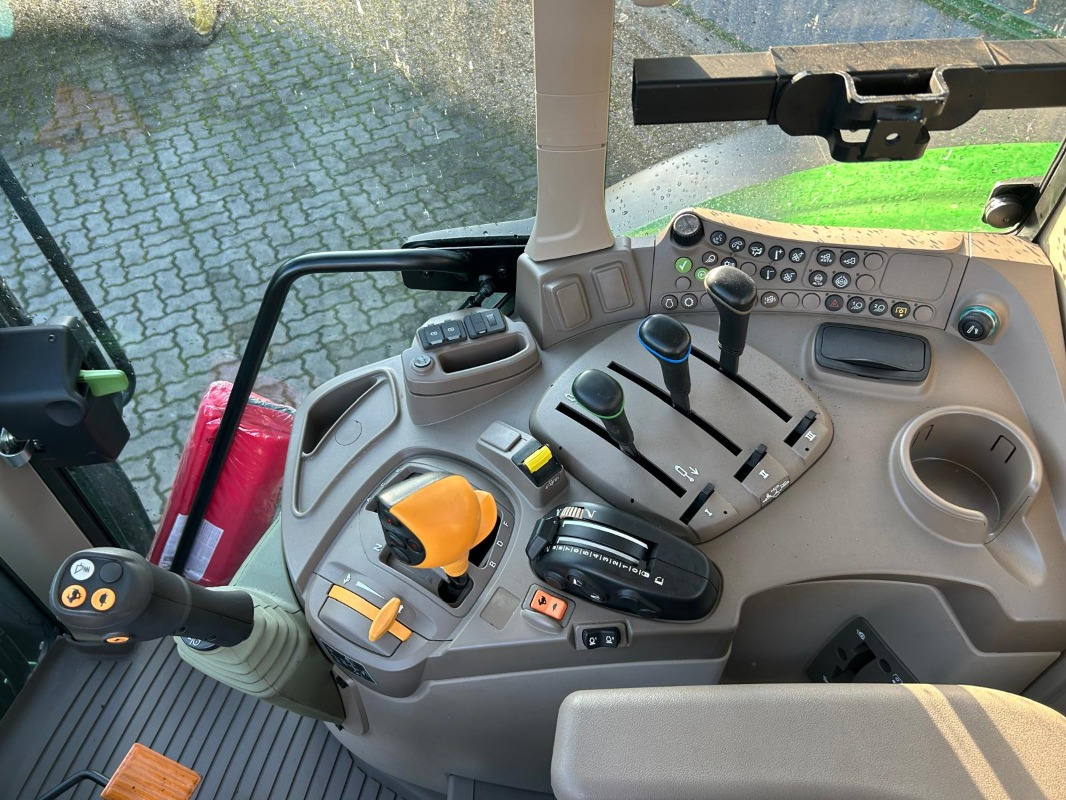 John Deere 6090M **MIETRÜCKLÄUFER** - Traktors: foto 4 John Deere 6090M **MIETRÜCKLÄUFER** - Traktors: foto 4