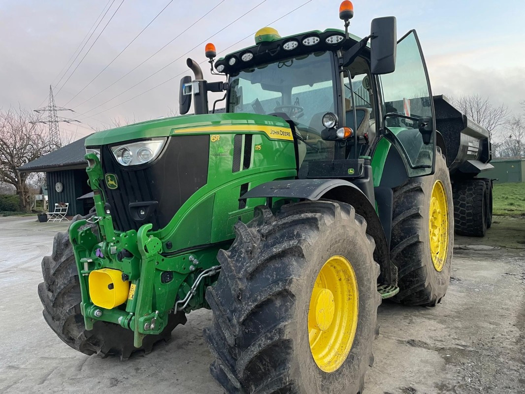John Deere 6R 175 - Traktors: foto 1 John Deere 6R 175 - Traktors: foto 1