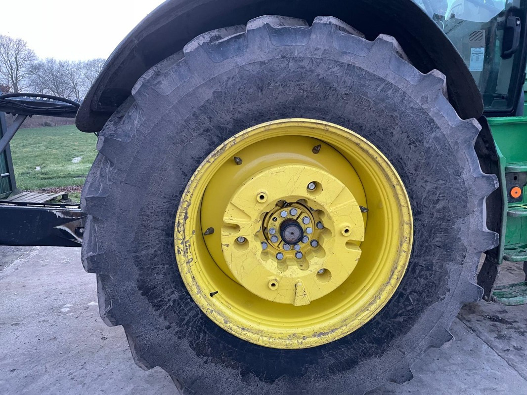 John Deere 6R 175 - Traktors: foto 4 John Deere 6R 175 - Traktors: foto 4