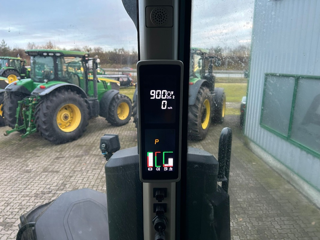 John Deere 7R 330 e23 - Traktors: foto 3 John Deere 7R 330 e23 - Traktors: foto 3