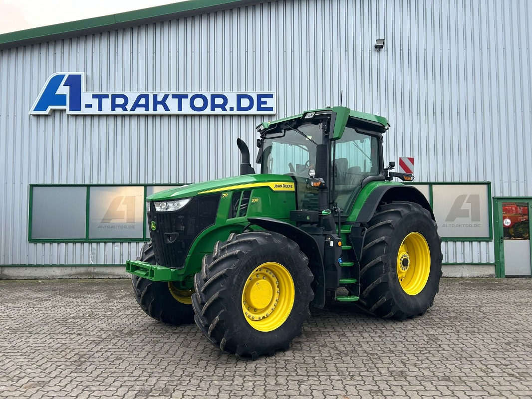 John Deere 7R 330 e23 - Traktors: foto 1 John Deere 7R 330 e23 - Traktors: foto 1