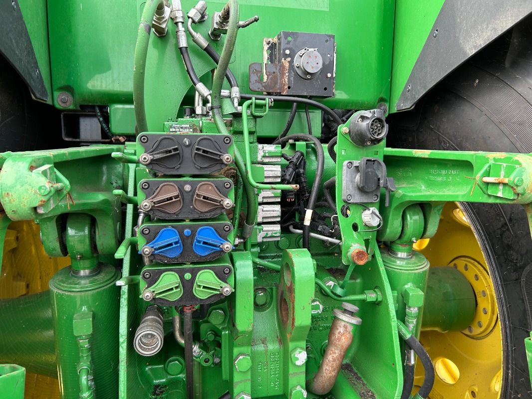 John Deere 8310R - Traktors: foto 2 John Deere 8310R - Traktors: foto 2