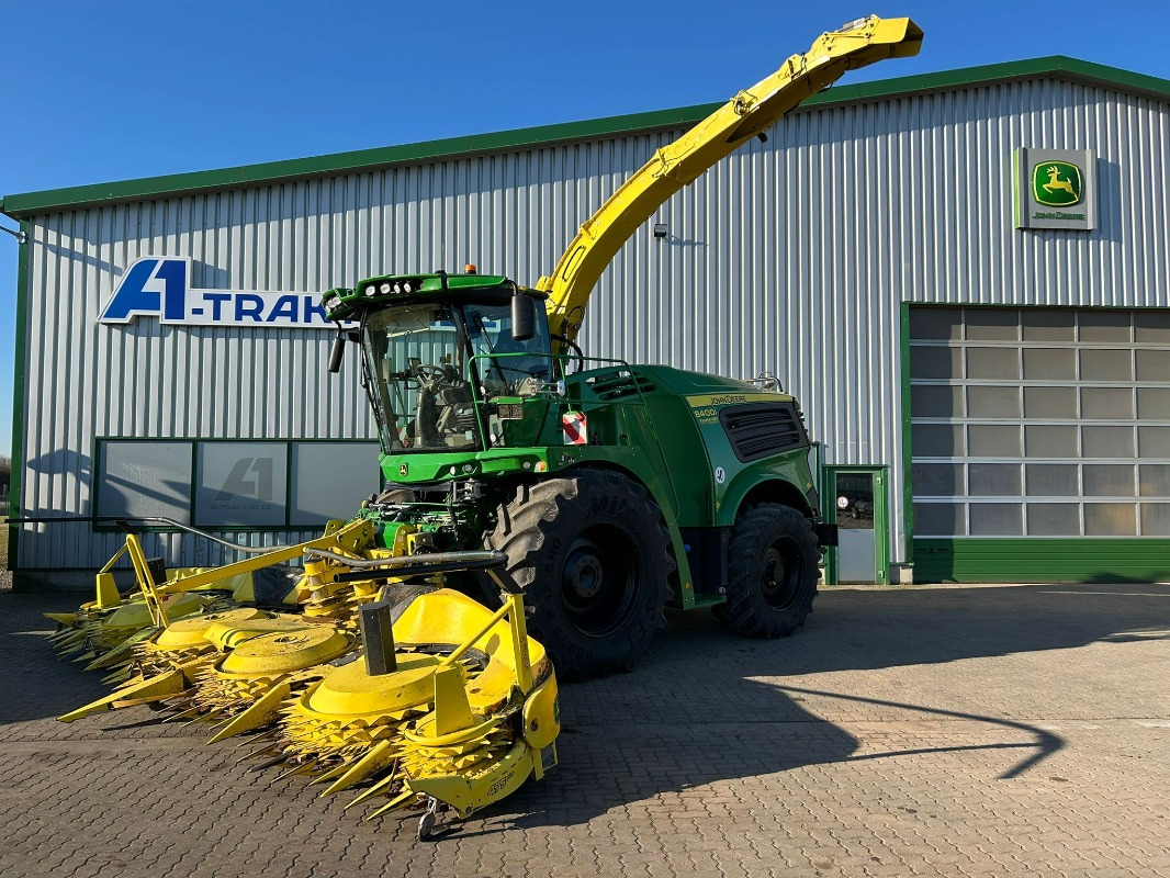 John Deere 8400i - Kombains: foto 1 John Deere 8400i - Kombains: foto 1