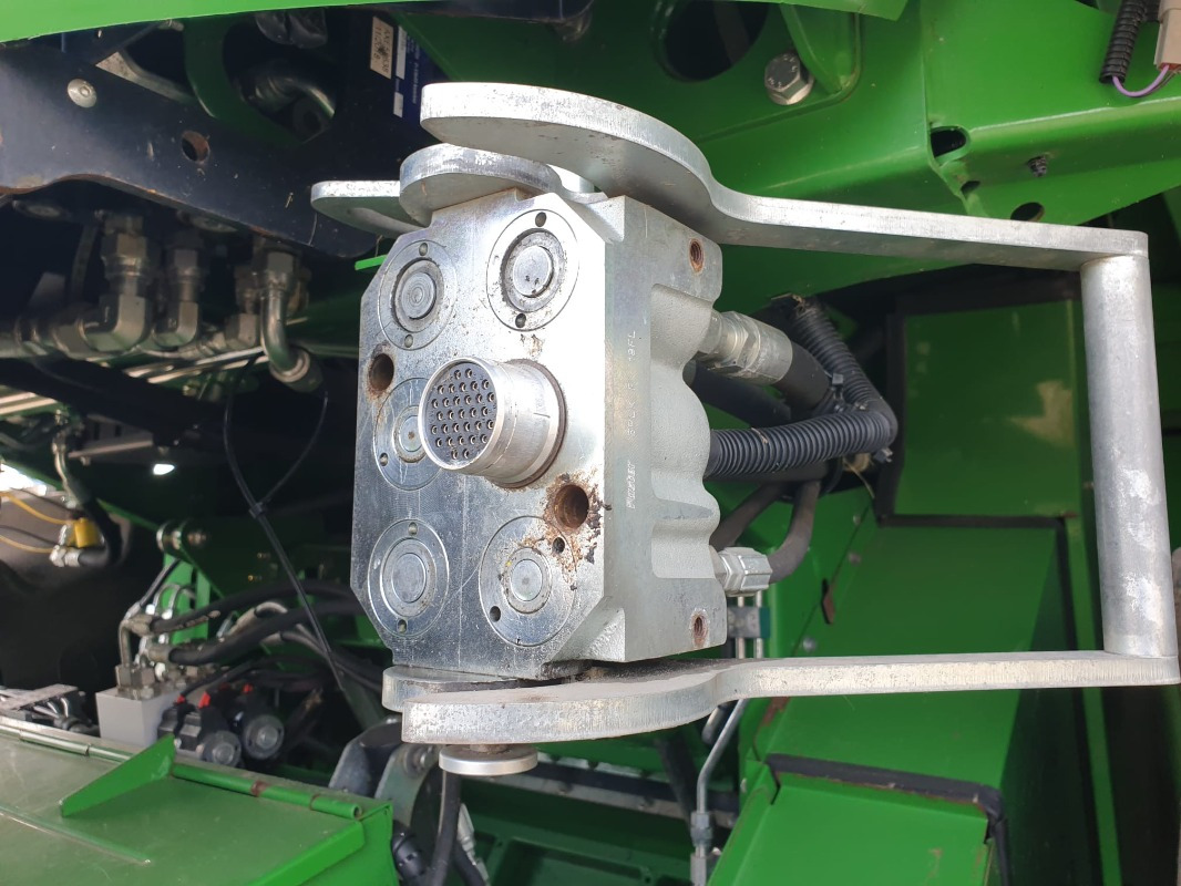 John Deere 8500 - Kombains: foto 5 John Deere 8500 - Kombains: foto 5