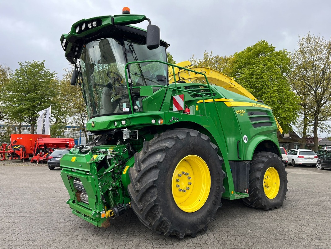 John Deere 8500 - Kombains: foto 1 John Deere 8500 - Kombains: foto 1