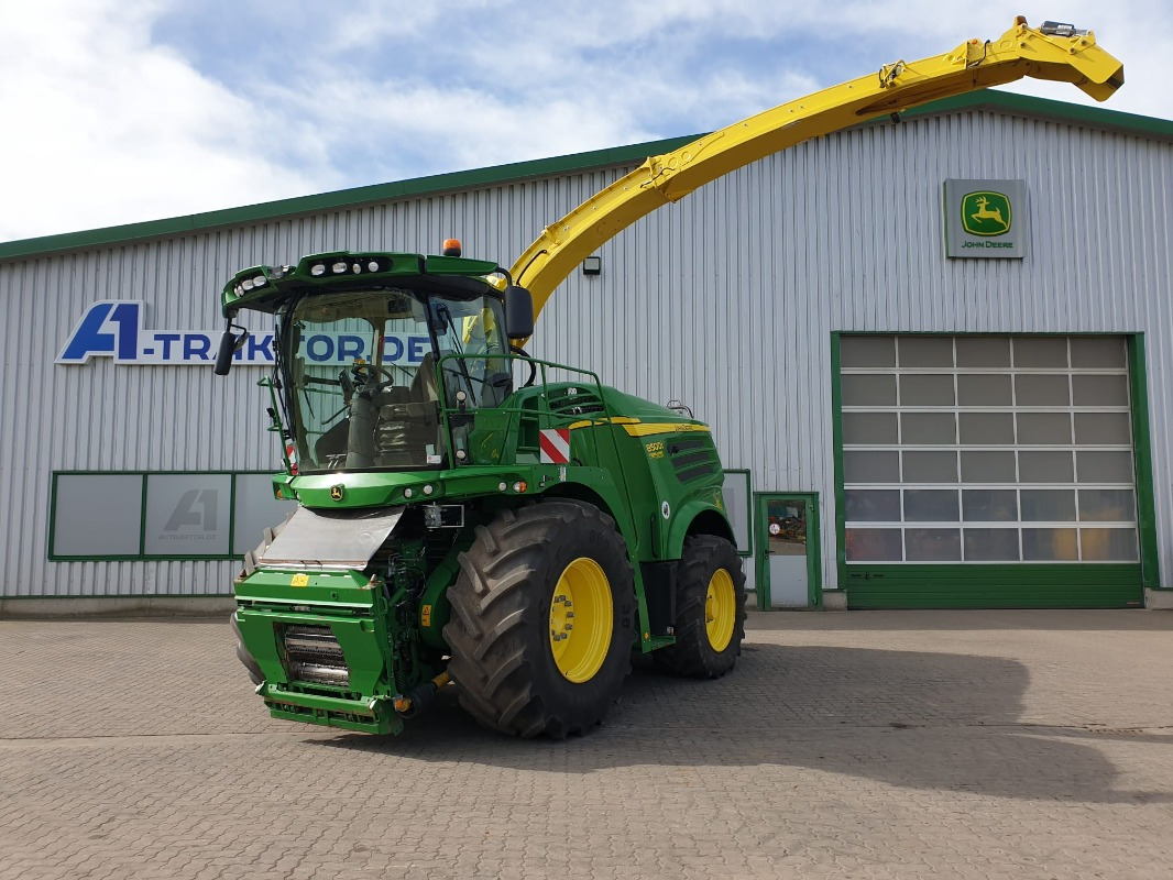 John Deere 8500 - Kombains: foto 1 John Deere 8500 - Kombains: foto 1